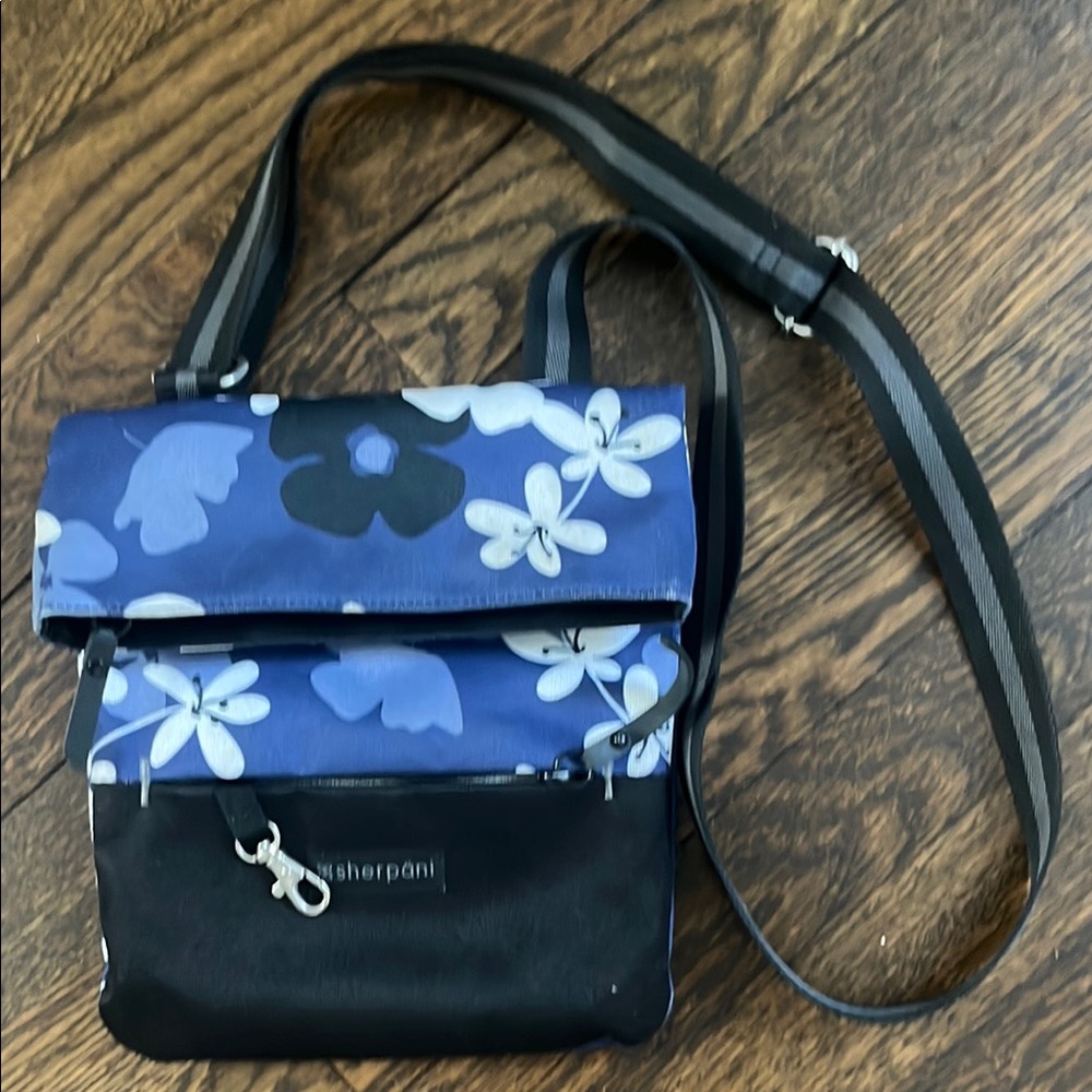 Sherpani Blue and Black Floral Crossbody Bag - Picture 1 of 5